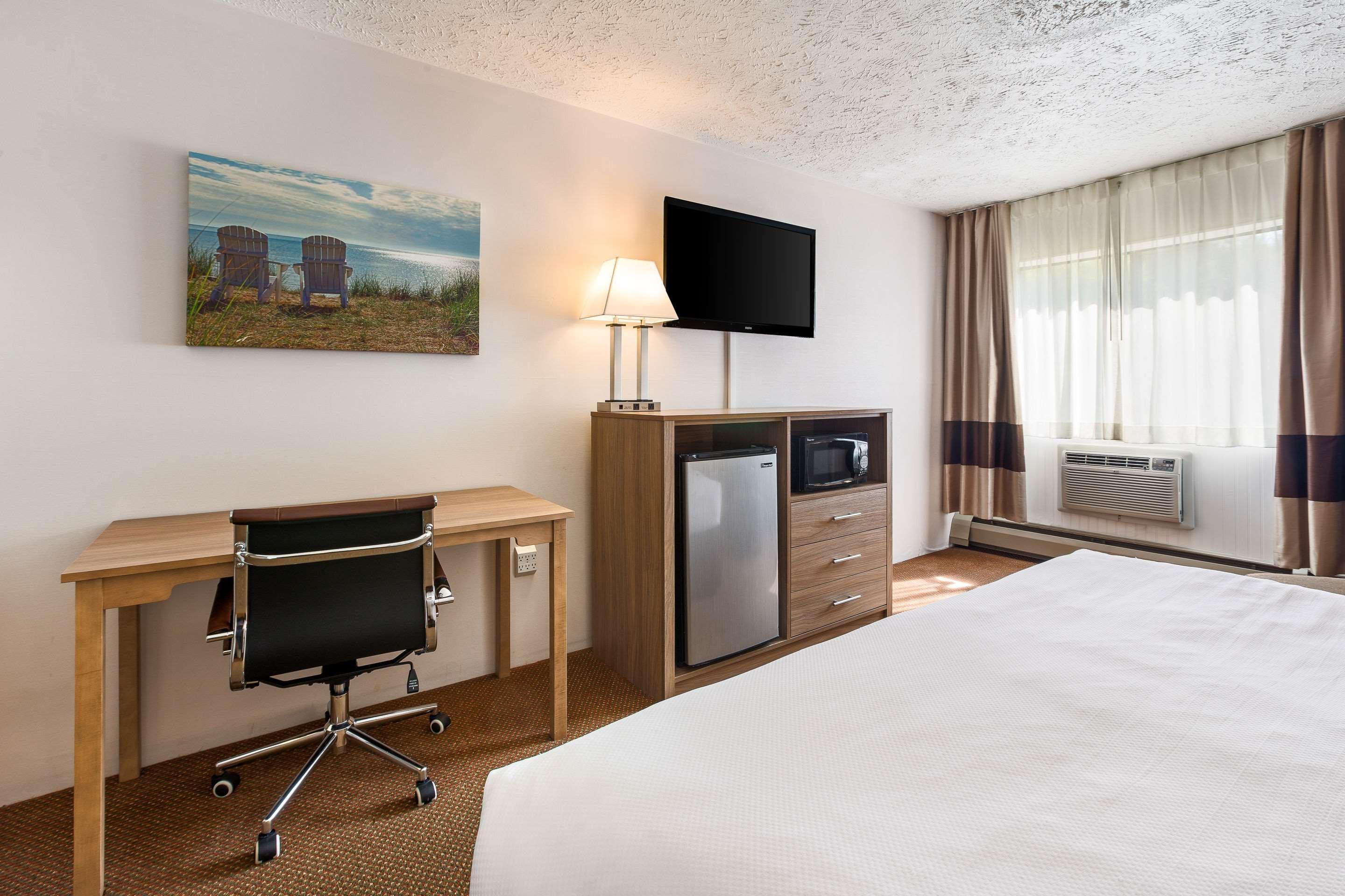Quality Inn Petoskey-Harbor Springs Экстерьер фото