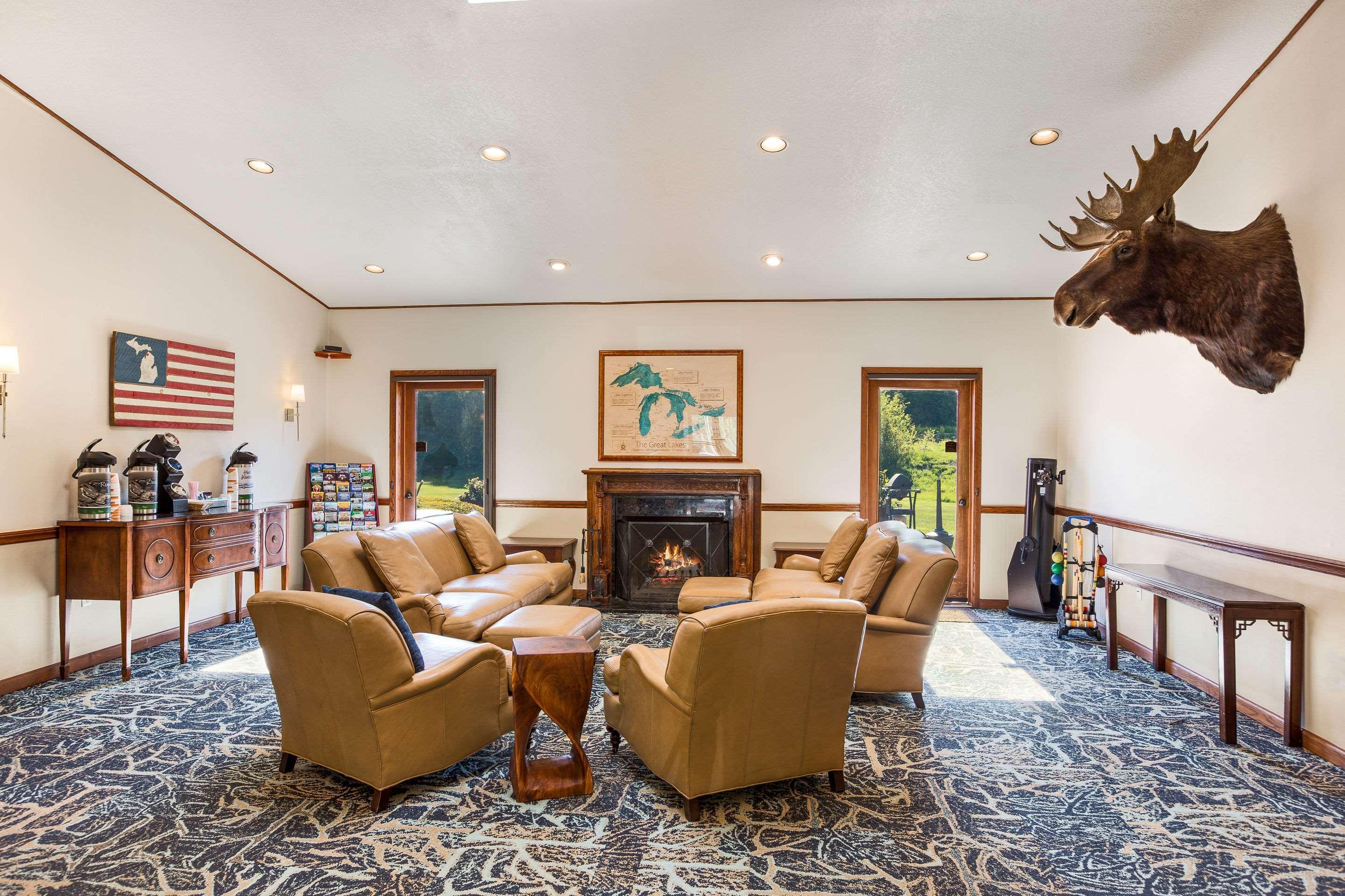 Quality Inn Petoskey-Harbor Springs Экстерьер фото