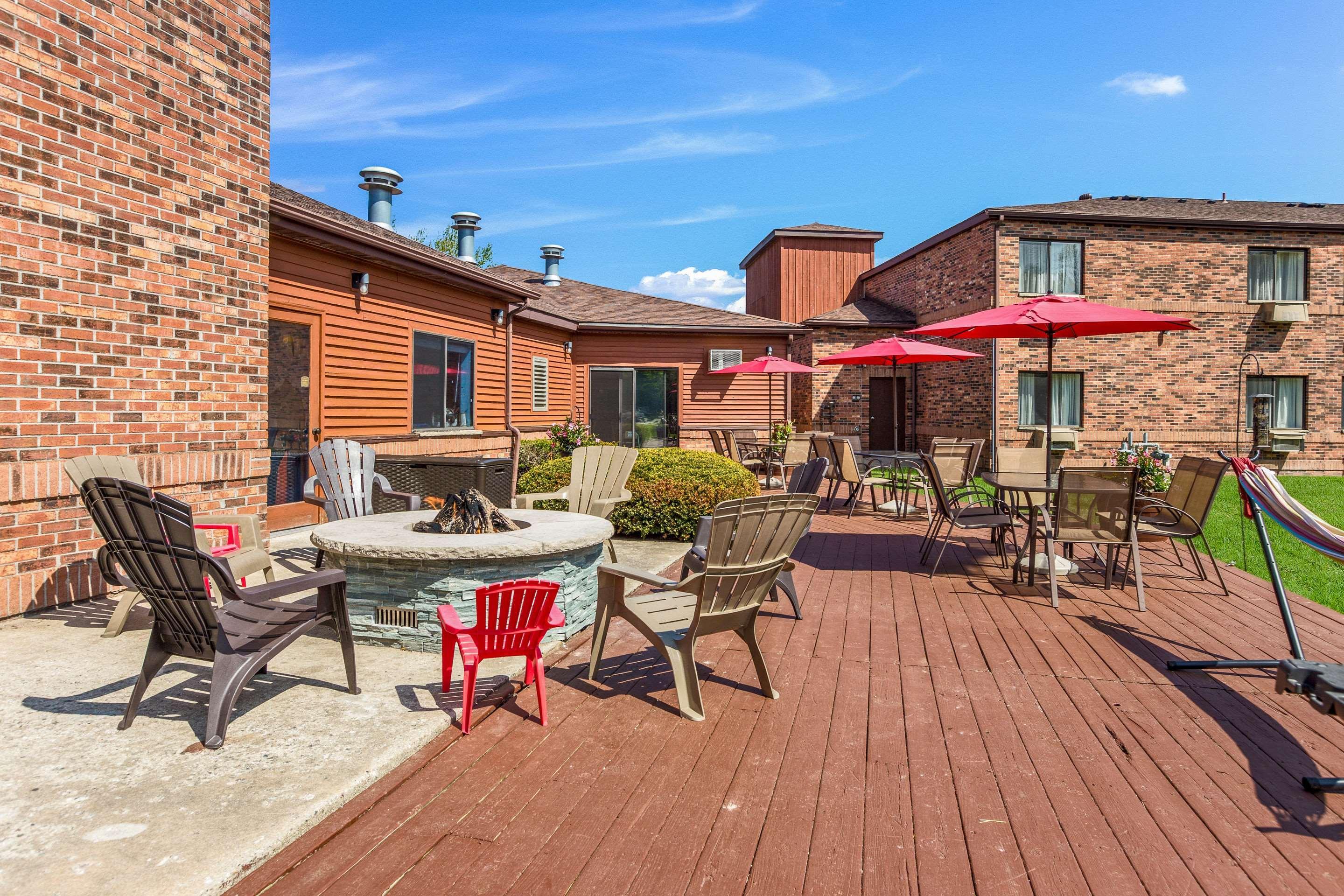 Quality Inn Petoskey-Harbor Springs Экстерьер фото