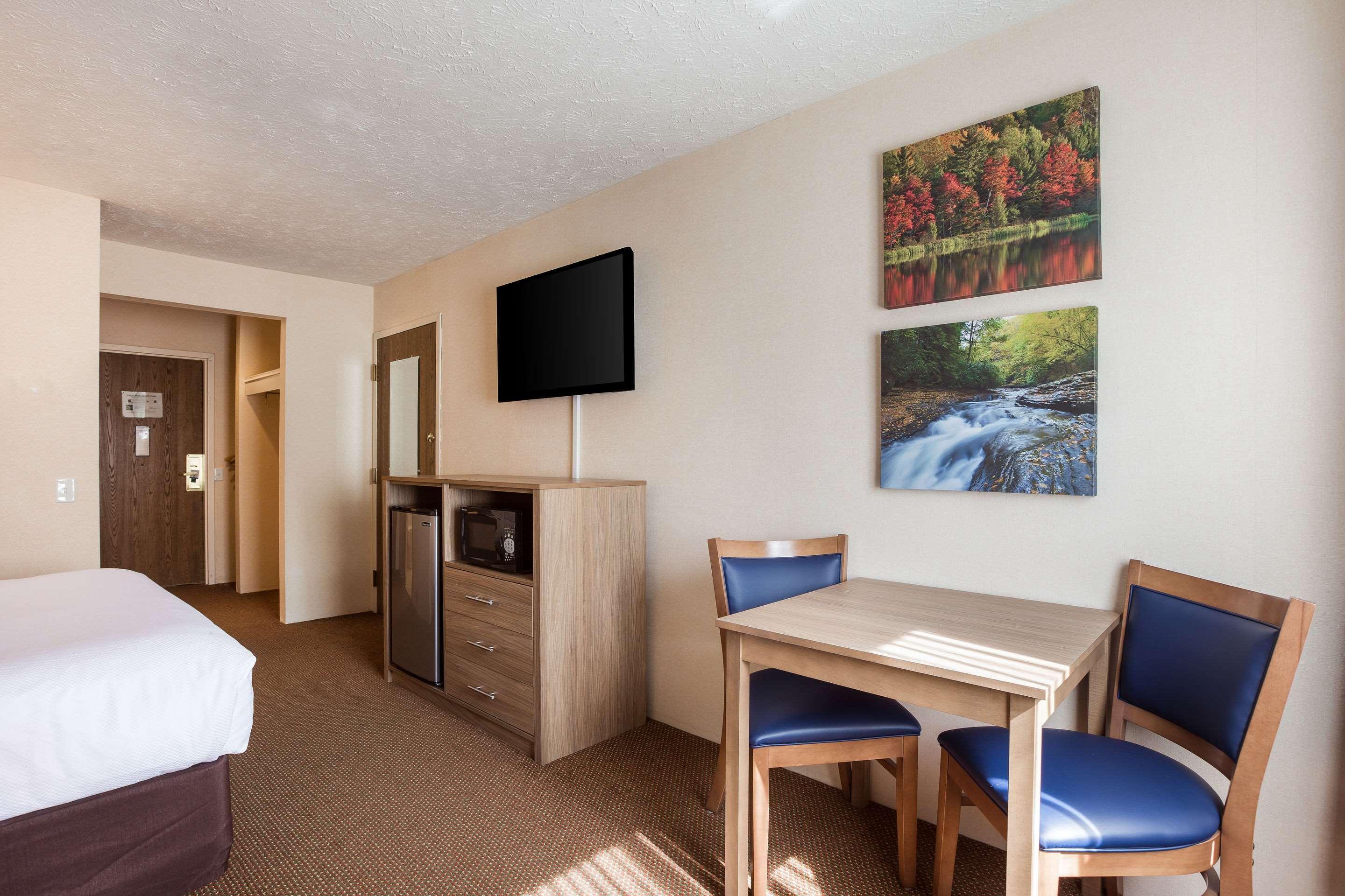 Quality Inn Petoskey-Harbor Springs Экстерьер фото
