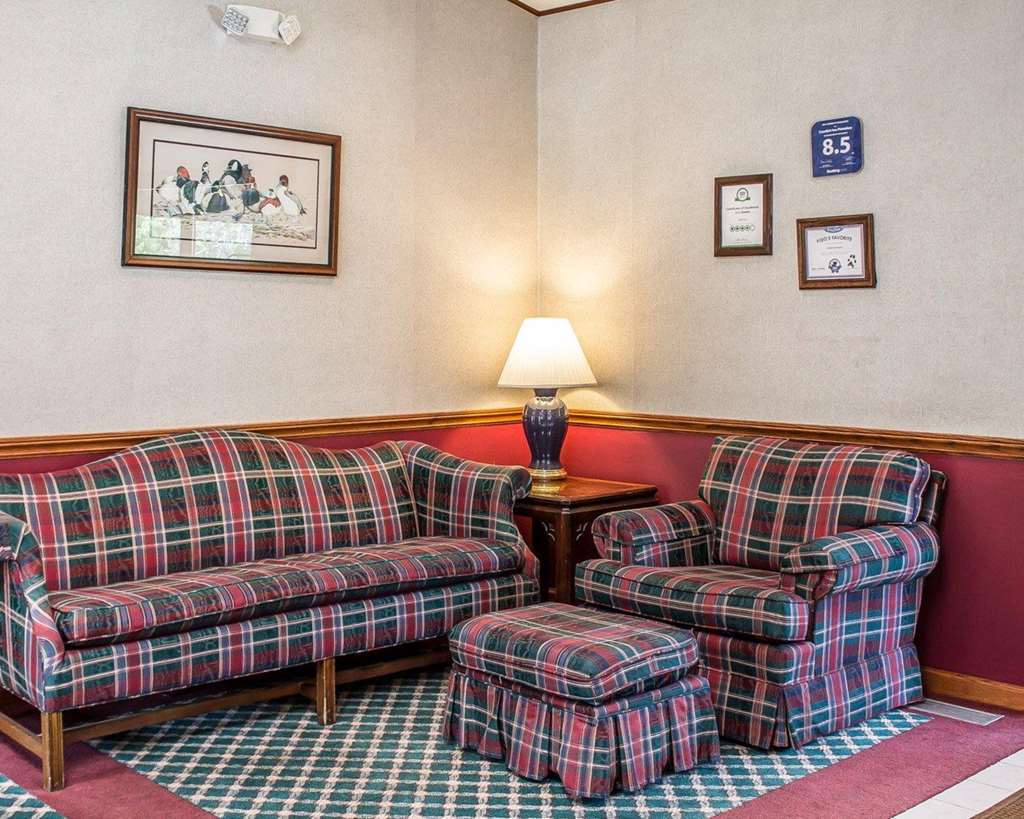 Quality Inn Petoskey-Harbor Springs Интерьер фото