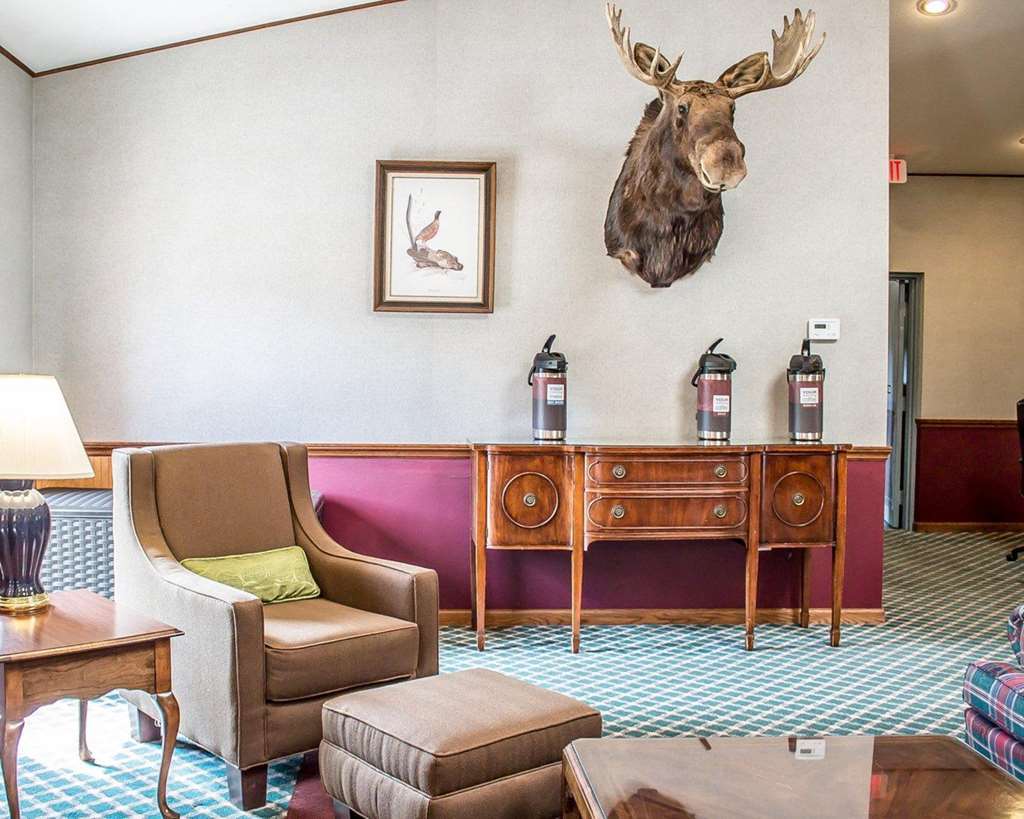 Quality Inn Petoskey-Harbor Springs Интерьер фото