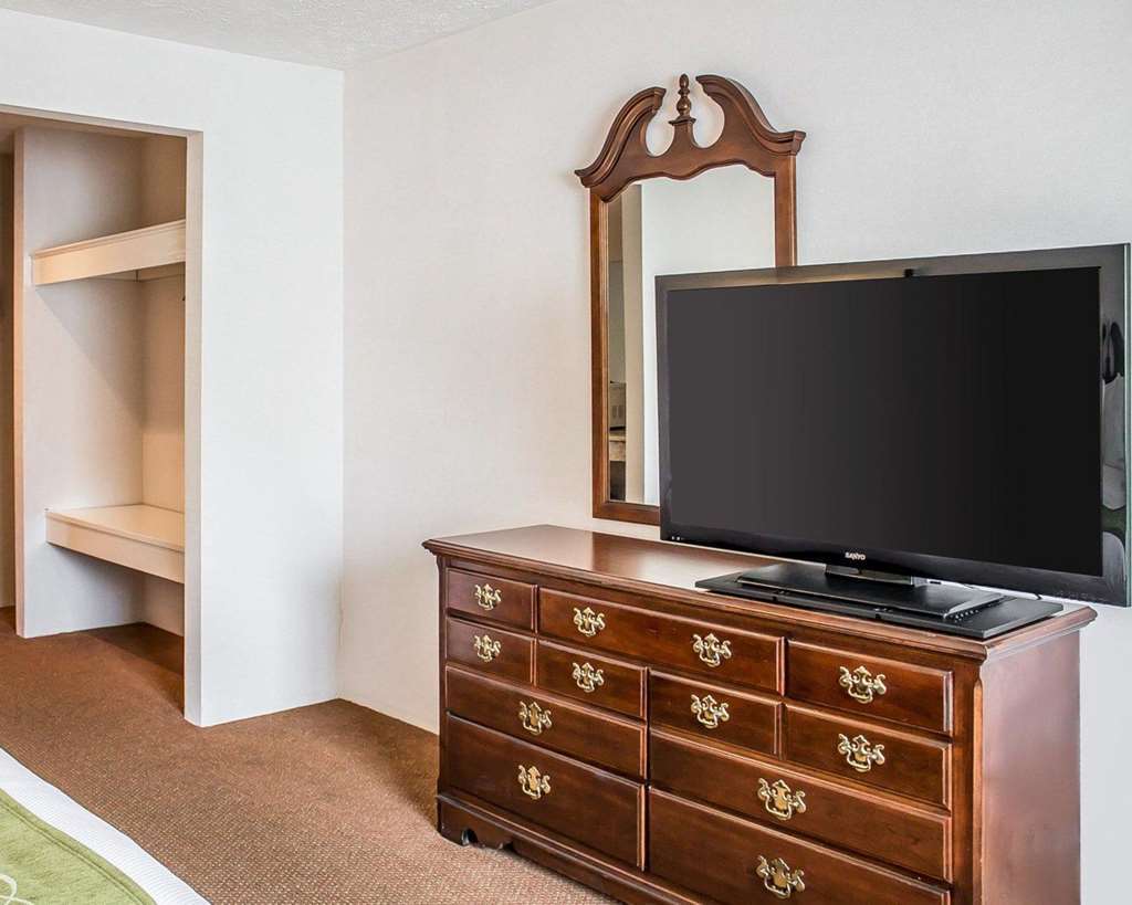Quality Inn Petoskey-Harbor Springs Номер фото