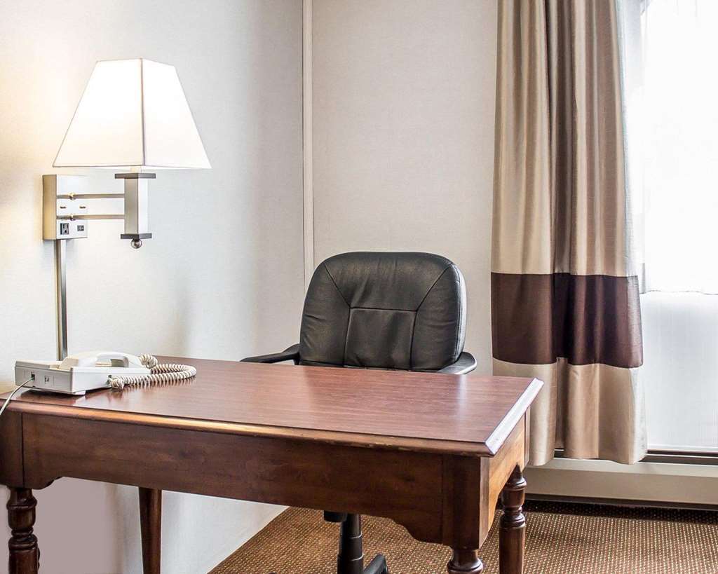 Quality Inn Petoskey-Harbor Springs Номер фото
